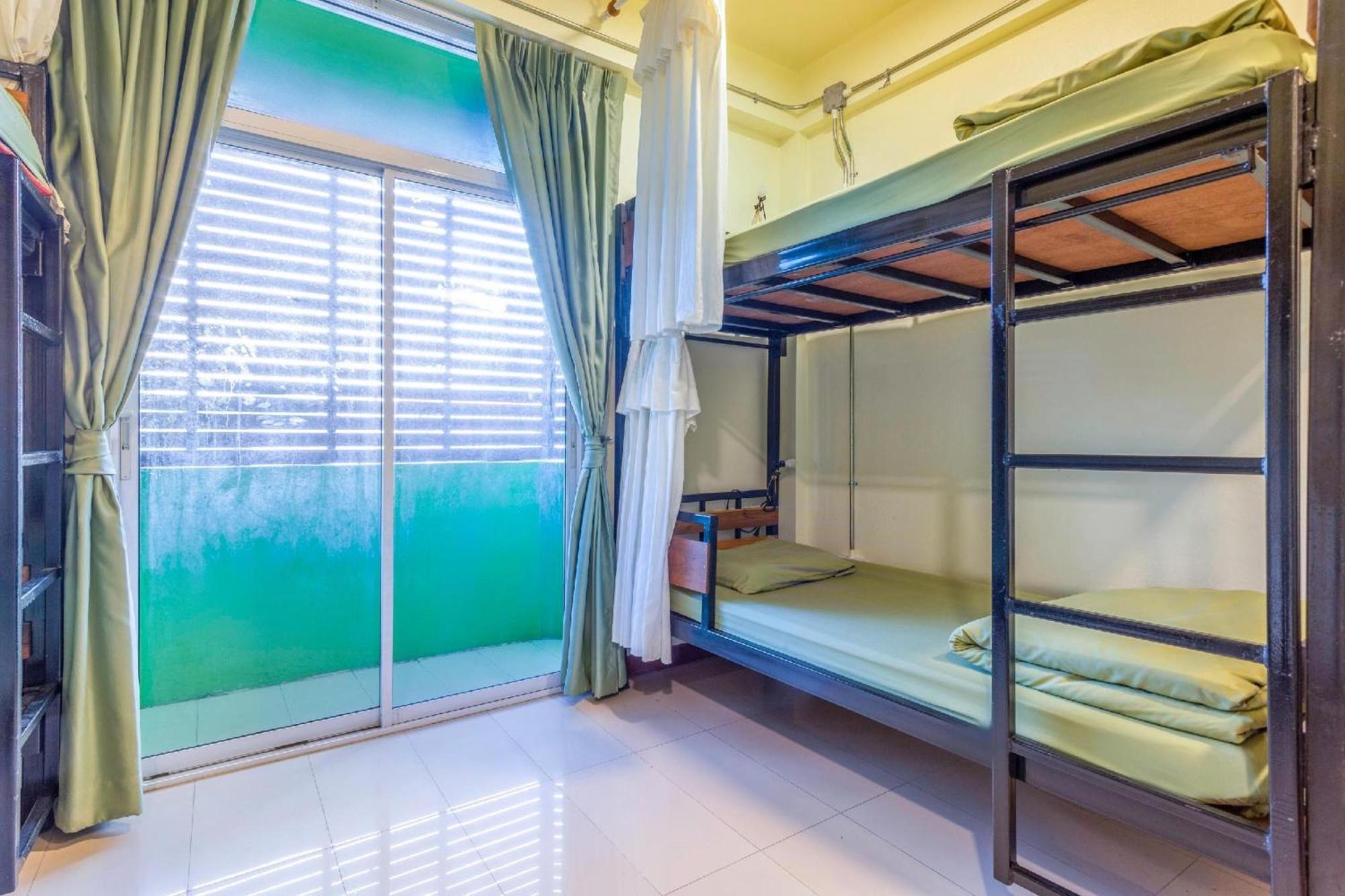 Oyo 928 Leaf Hostel Chiang Mai Bagian luar foto